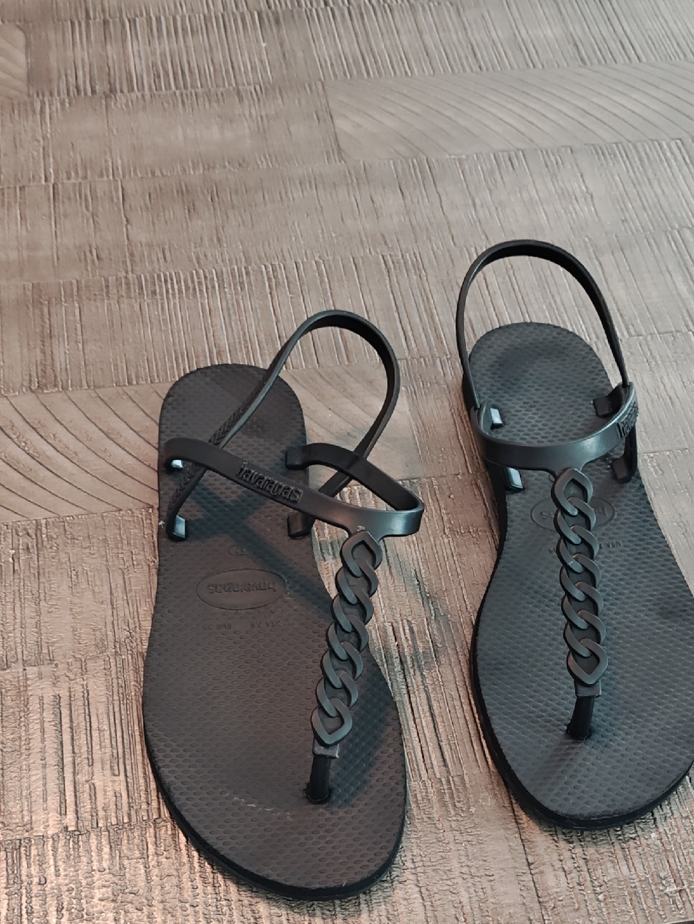 Havaianas Women’s Black Braided T-Strap Sandals with Heel Strap